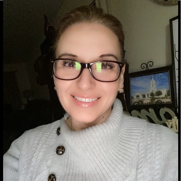 Meet your Posher, Kimberly - Picture 3 of 5